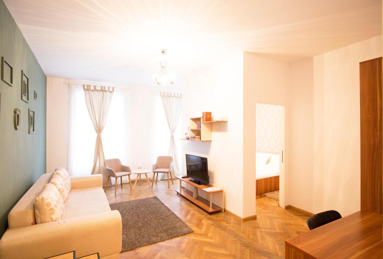 Sunny Old Town Apartment ブラショフ エクステリア 写真
